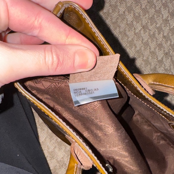 Longchamp Roseau structured patent Leather Tote - Picture 3 of 10